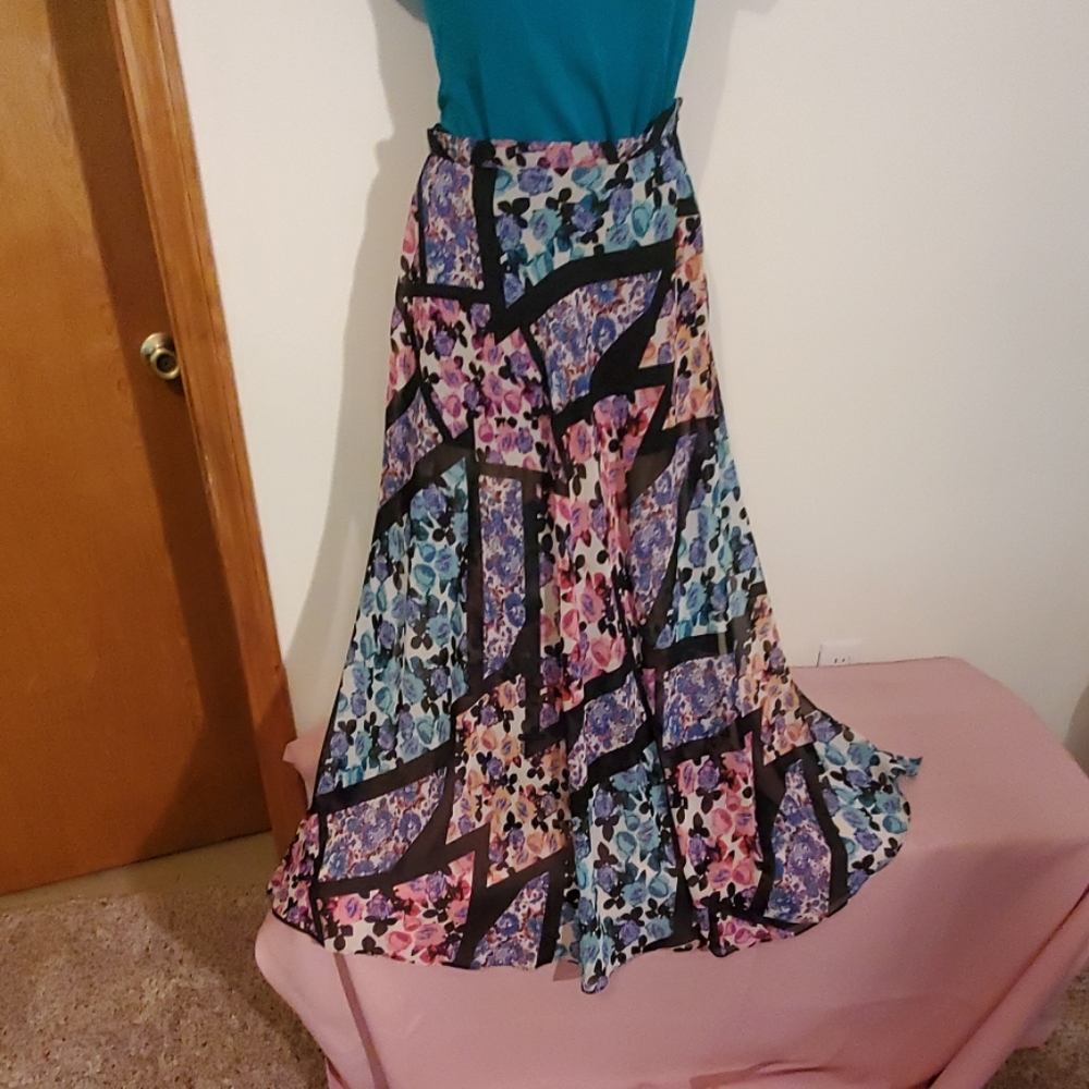 Fun & Flirty Topshop Mini/Midi Skirt